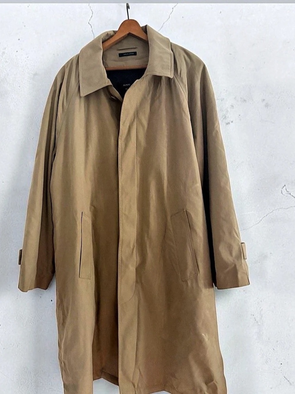 Alfani Trench Coat in tan. Size 44S . Single Breasted. Lined. Made for Macys